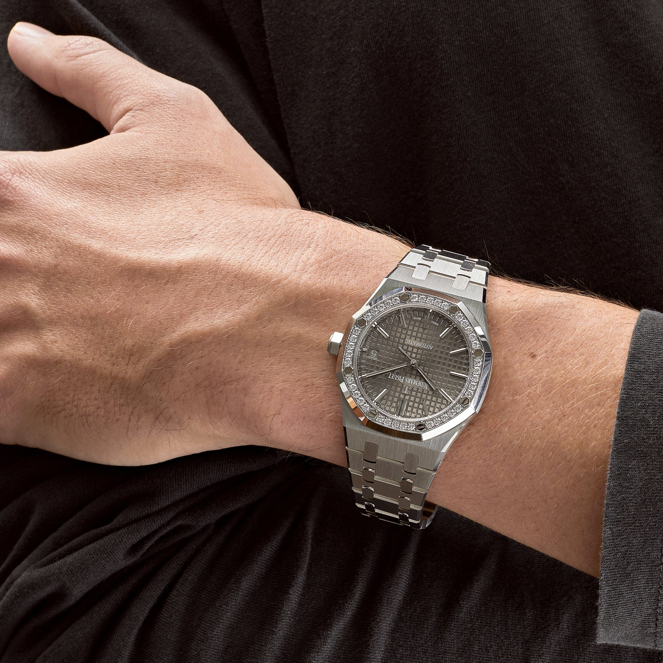 Audemars Piguet Royal Oak 15451ST.ZZ.1256ST.02 Selfwinding Stainless Steel Grey Dial (2020) view 2