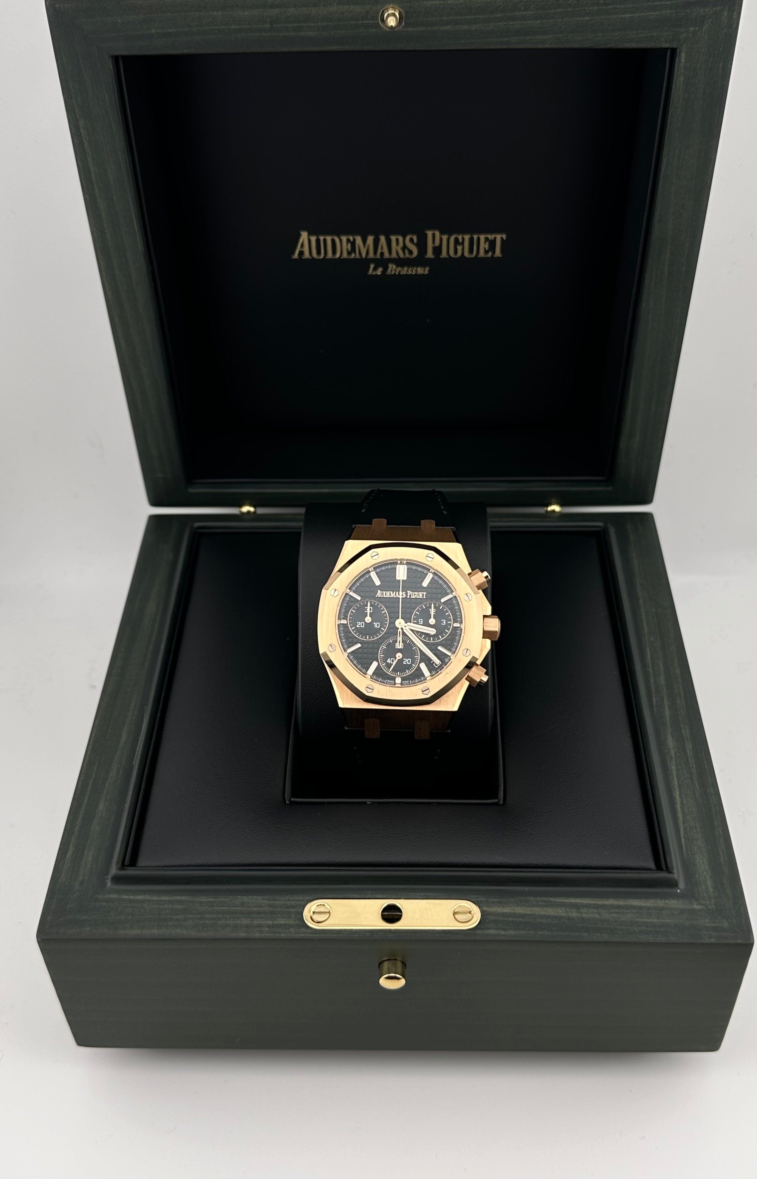 Audemars Piguet Royal Oak 26240OR.OO.D002CR.02 Selfwinding Chronograph Black Dial (2023) view 2