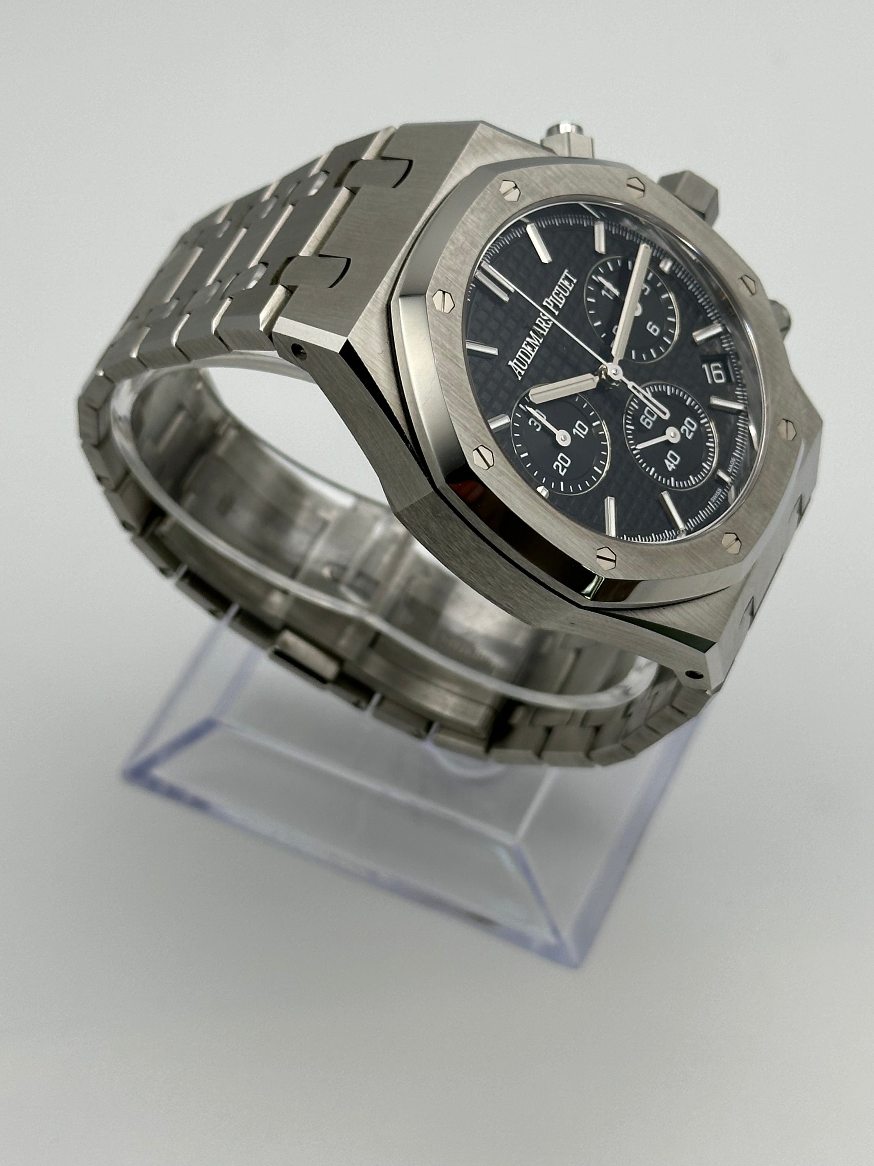 Audemars Piguet Royal Oak 26240ST.OO.1320ST.02 Selfwinding Chronograph '50th Anniversary' Stainless Steel Black Dial view 4