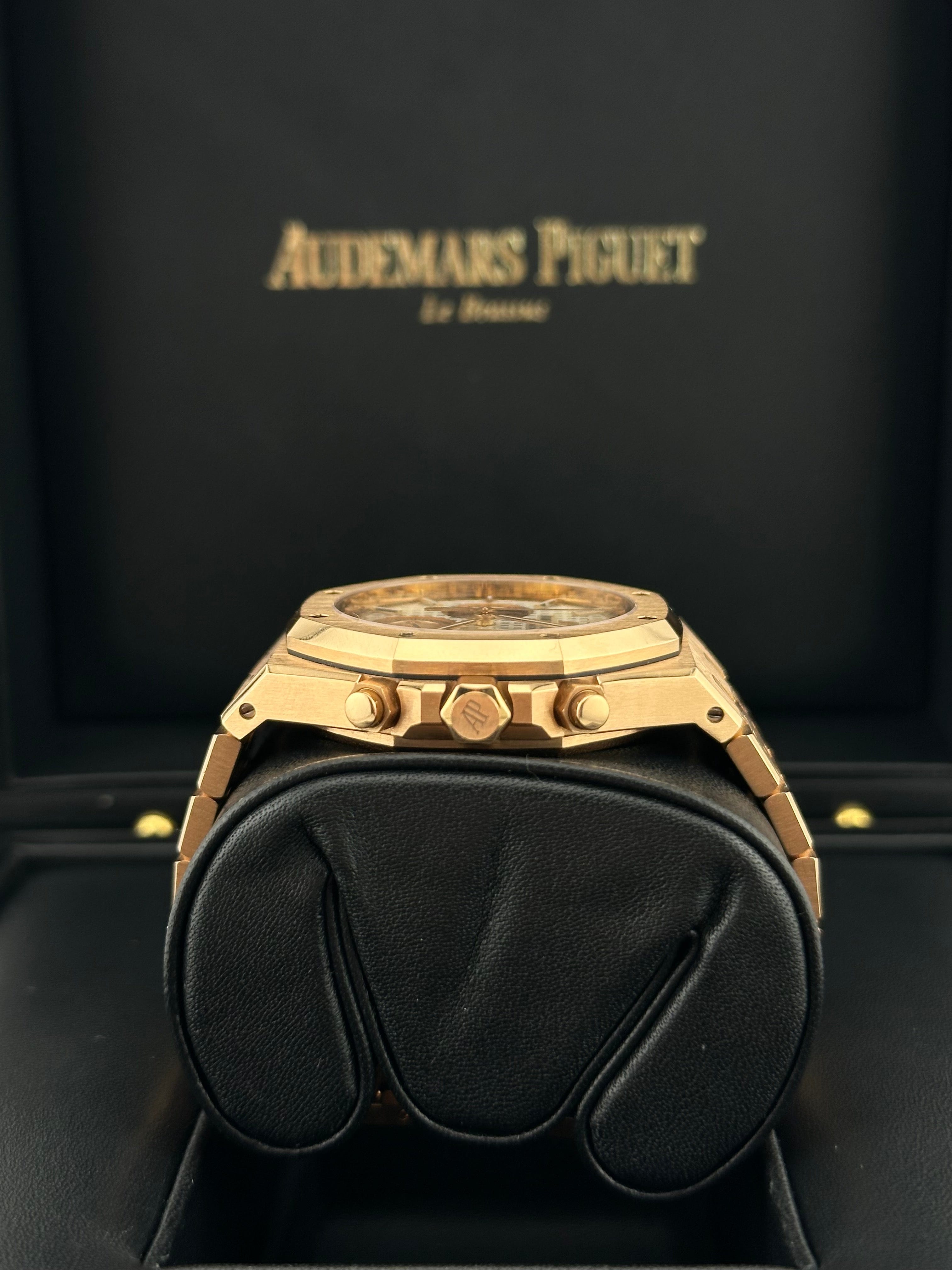 Audemars Piguet Royal Oak 26315OR.OO.1256OR.01 Chronograph Rose Gold Silver Dial (2020) view 3