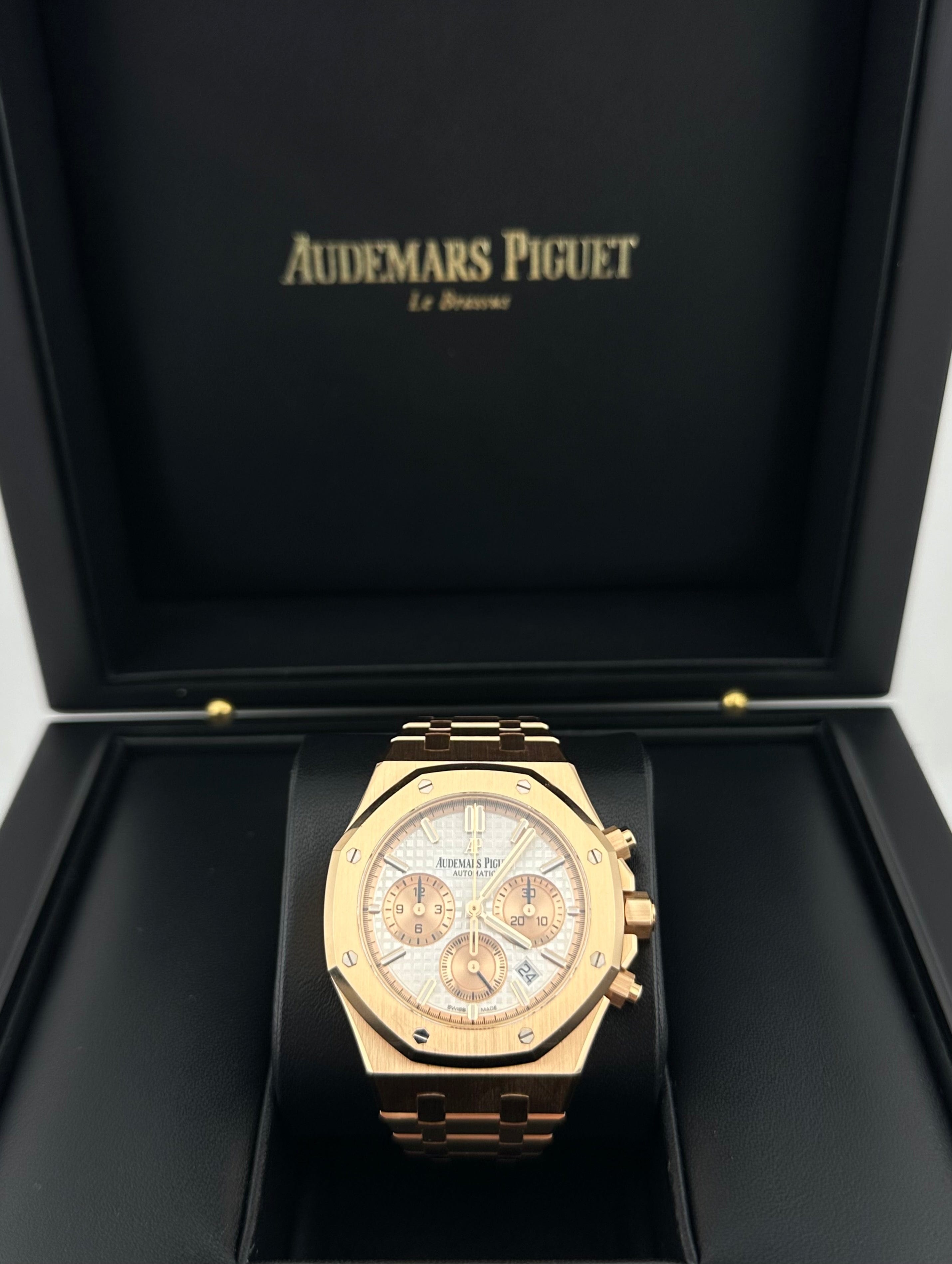 Audemars Piguet Royal Oak 26315OR.OO.1256OR.01 Chronograph Rose Gold Silver Dial (2020) view 2
