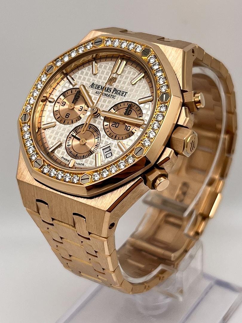 Audemars Piguet Royal Oak 26315OR.ZZ.1256OR.01 Chronograph Rose Gold Silver Dial Diamond Bezel (2021) view 3