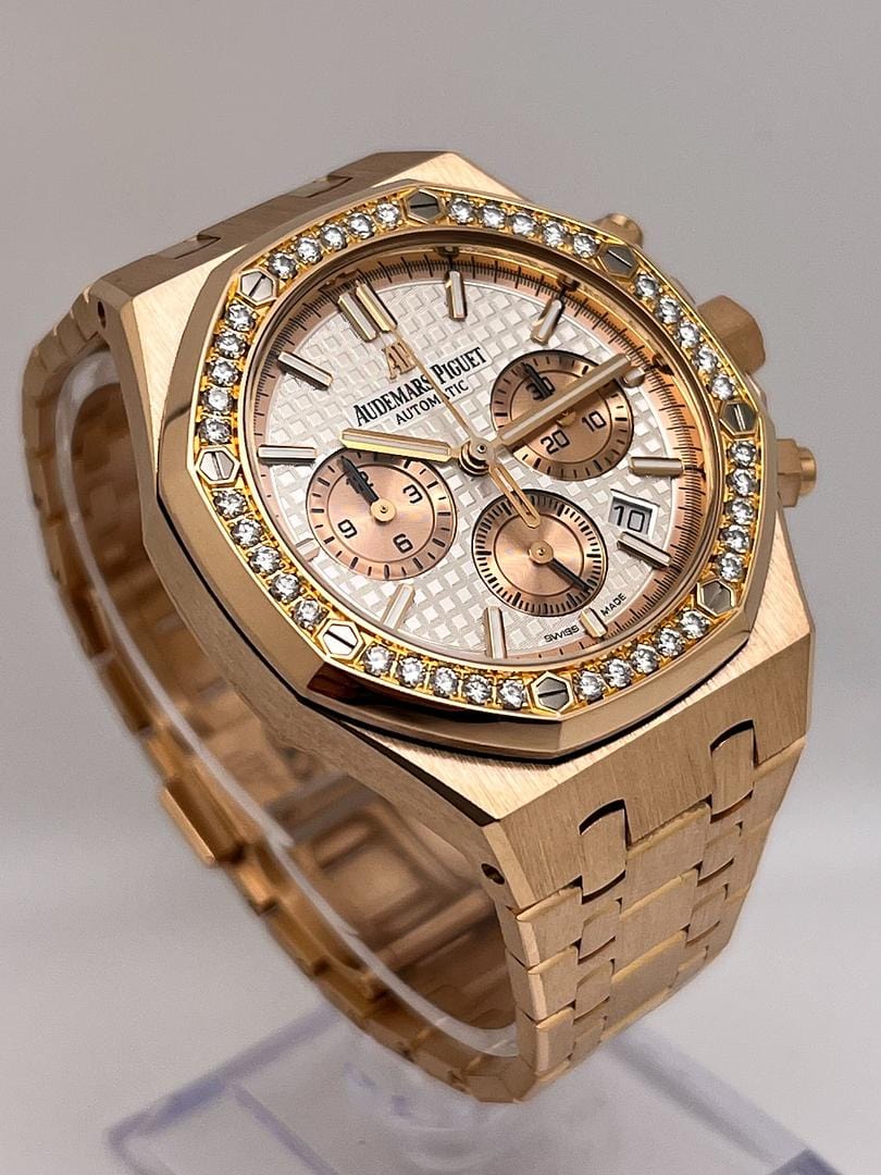 Audemars Piguet Royal Oak 26315OR.ZZ.1256OR.01 Chronograph Rose Gold Silver Dial Diamond Bezel (2021) view 5
