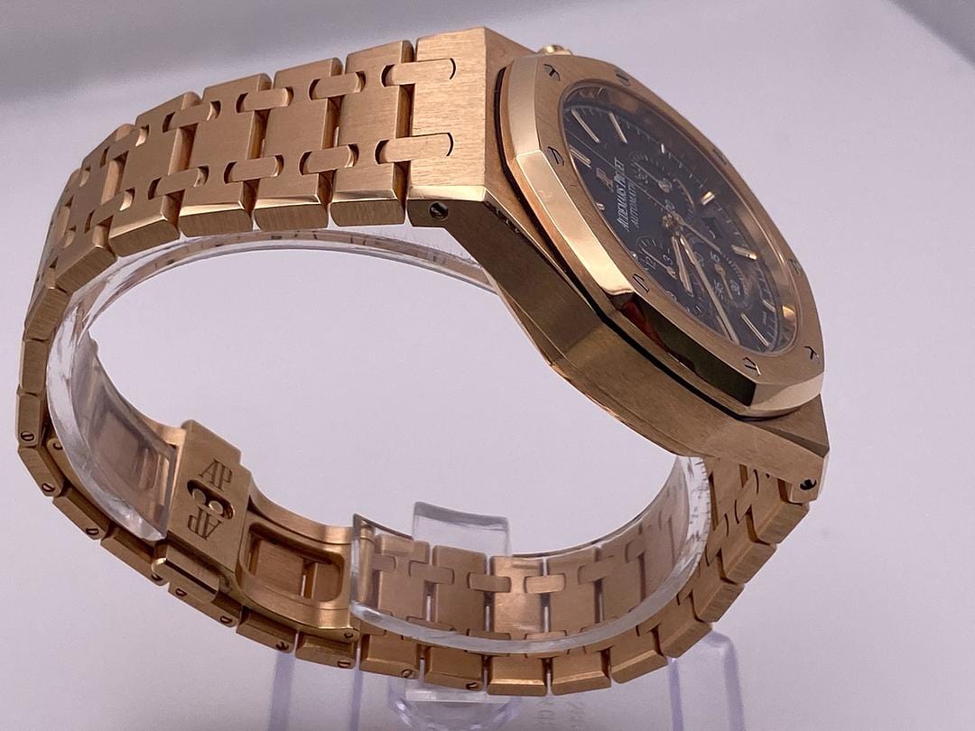 Audemars Piguet Royal Oak 26320OR.OO.1220OR.01 Chronograph Rose Gold Black Dial view 4