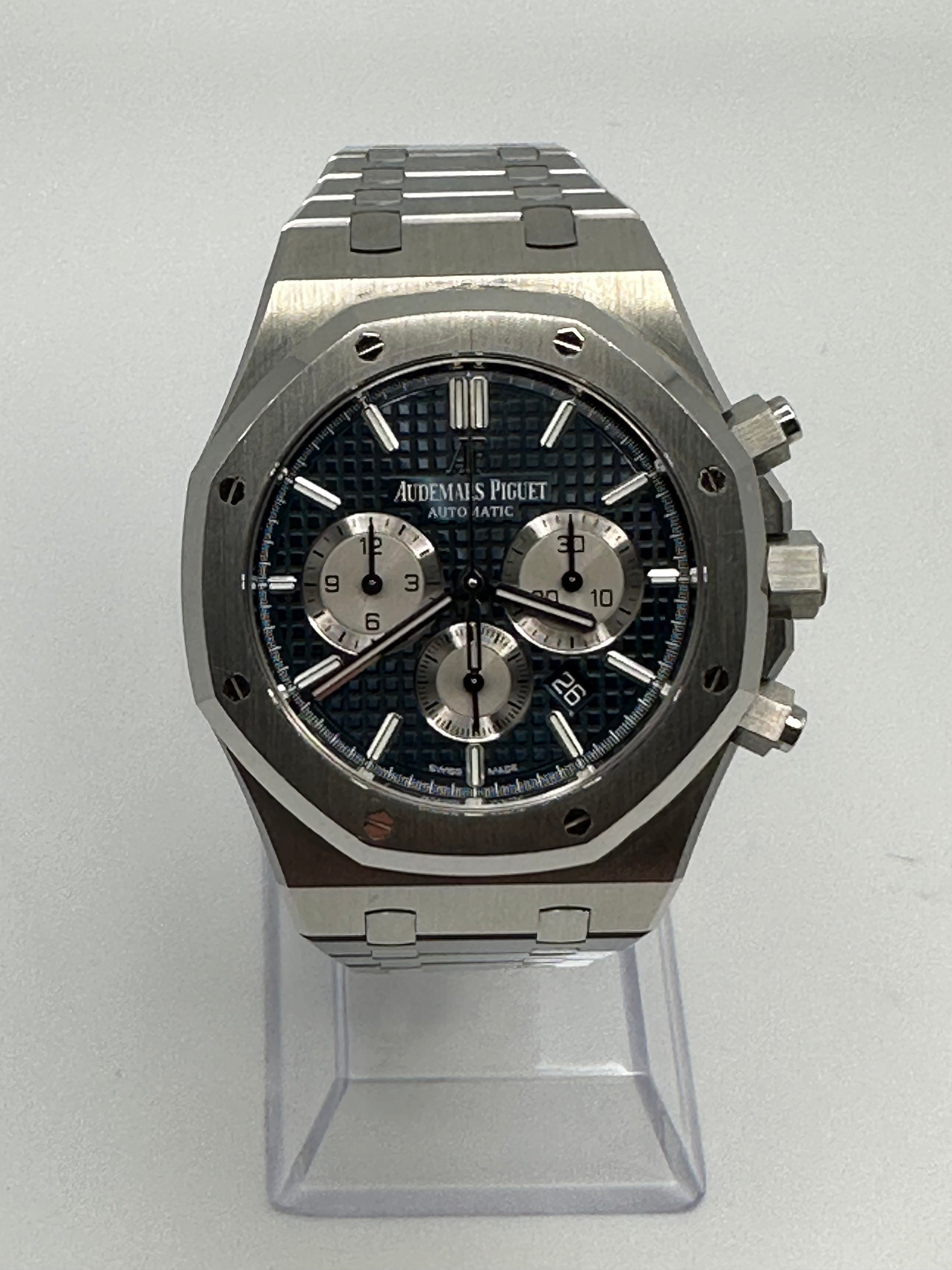 Audemars Piguet Royal Oak 26331ST.OO.1220ST.01 Selfwinding Chronograph Stainless Steel Blue Dial (2021) view 2