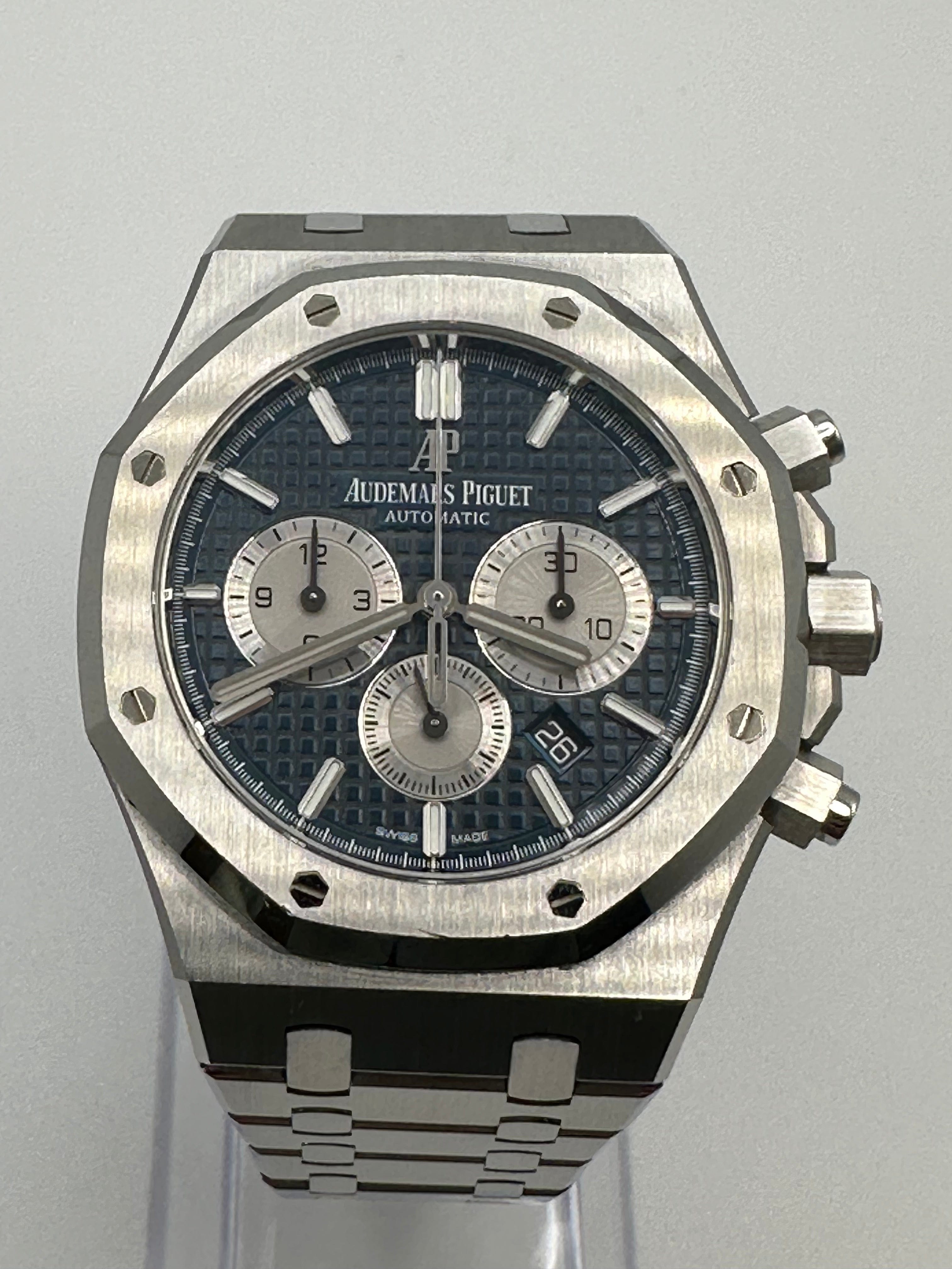 Audemars Piguet Royal Oak 26331ST.OO.1220ST.01 Selfwinding Chronograph Stainless Steel Blue Dial (2021) view 4