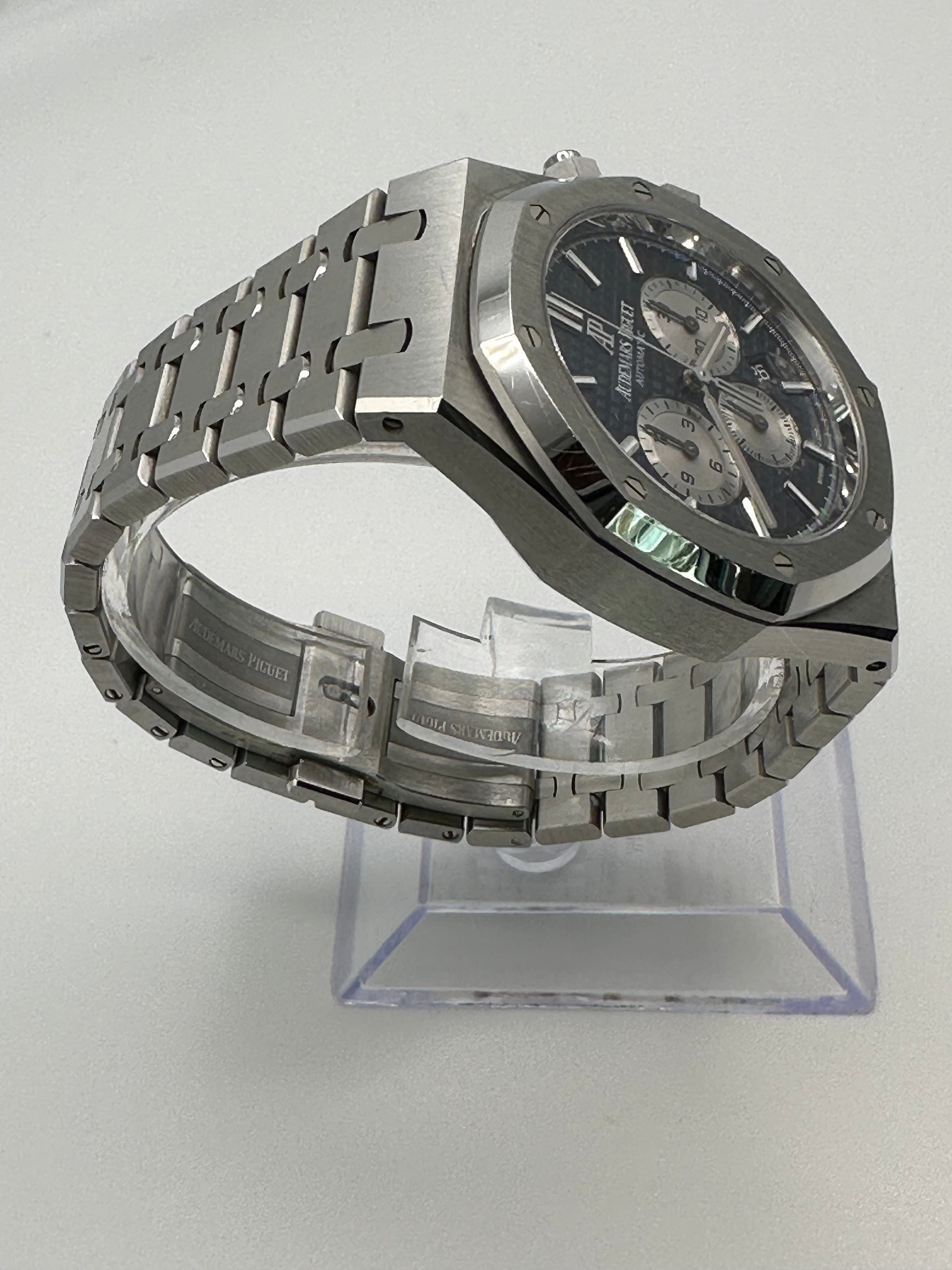 Audemars Piguet Royal Oak 26331ST.OO.1220ST.01 Selfwinding Chronograph Stainless Steel Blue Dial (2021) view 5