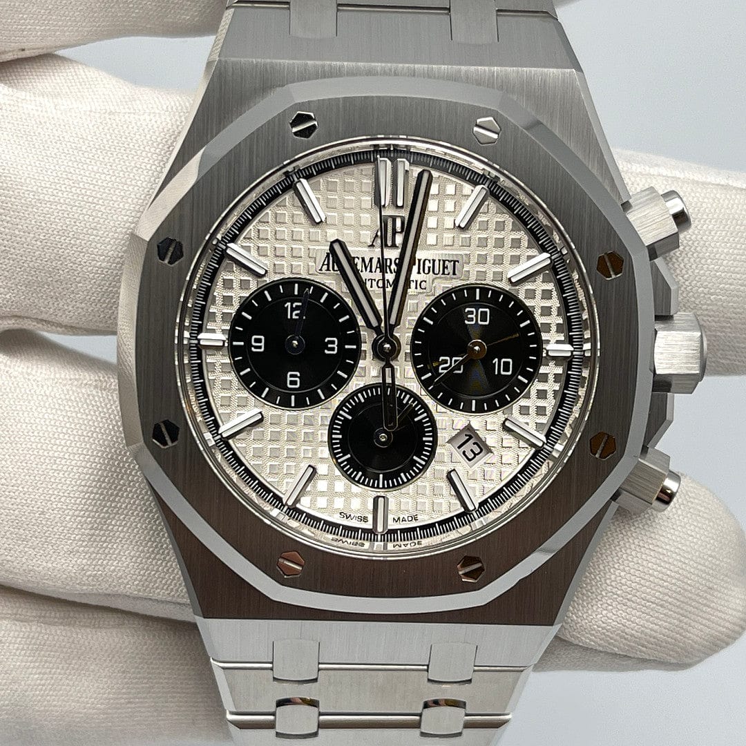 Audemars Piguet Royal Oak 26331ST.OO.1220ST.03 Selfwinding Chronograph Stainless Steel White Dial view 3