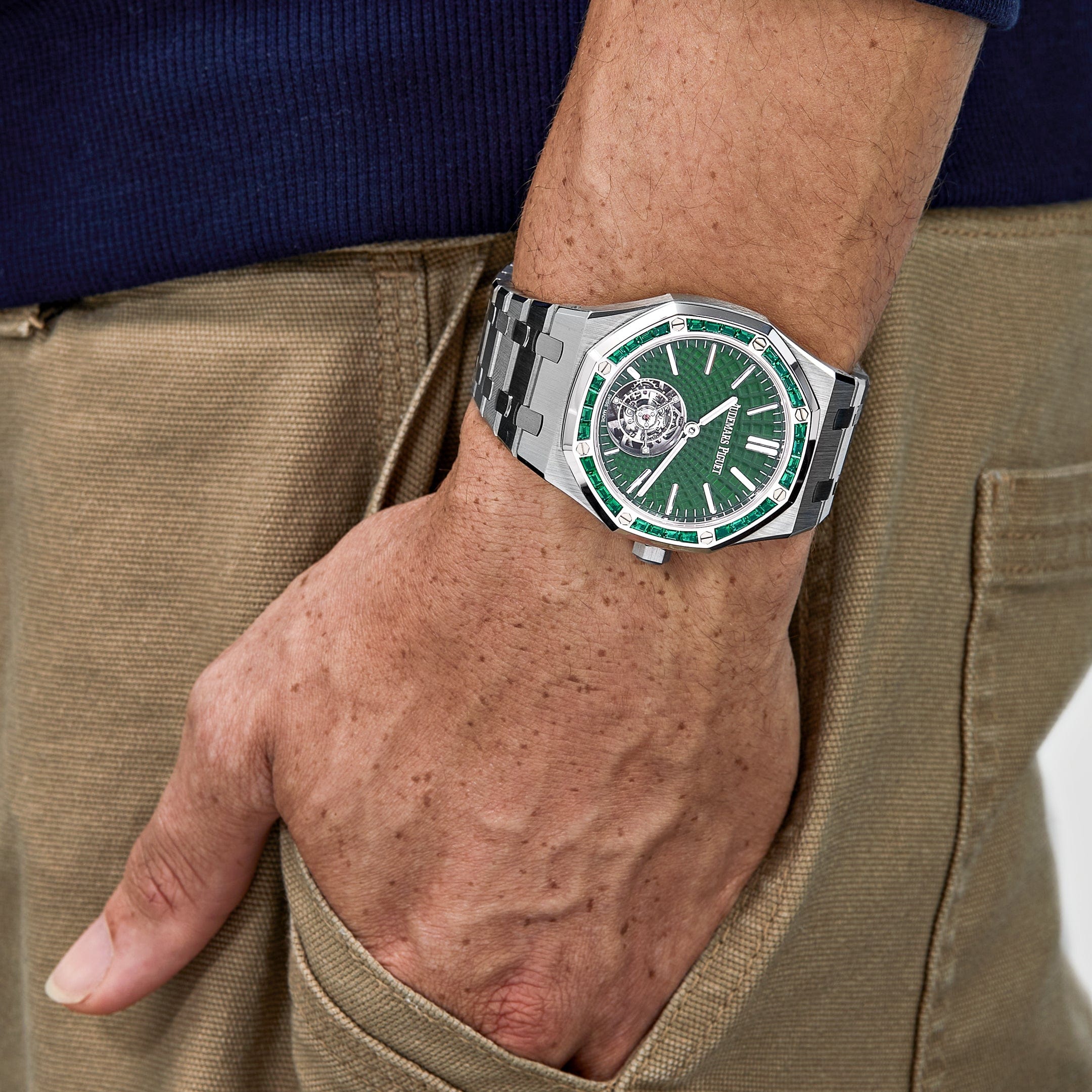 Audemars Piguet Royal Oak 26532IC.EE.1220TI.01 Selfwinding Flying Tourbillon Titanium White Gold Emerald Bezel Limited Edition (2024) view 2