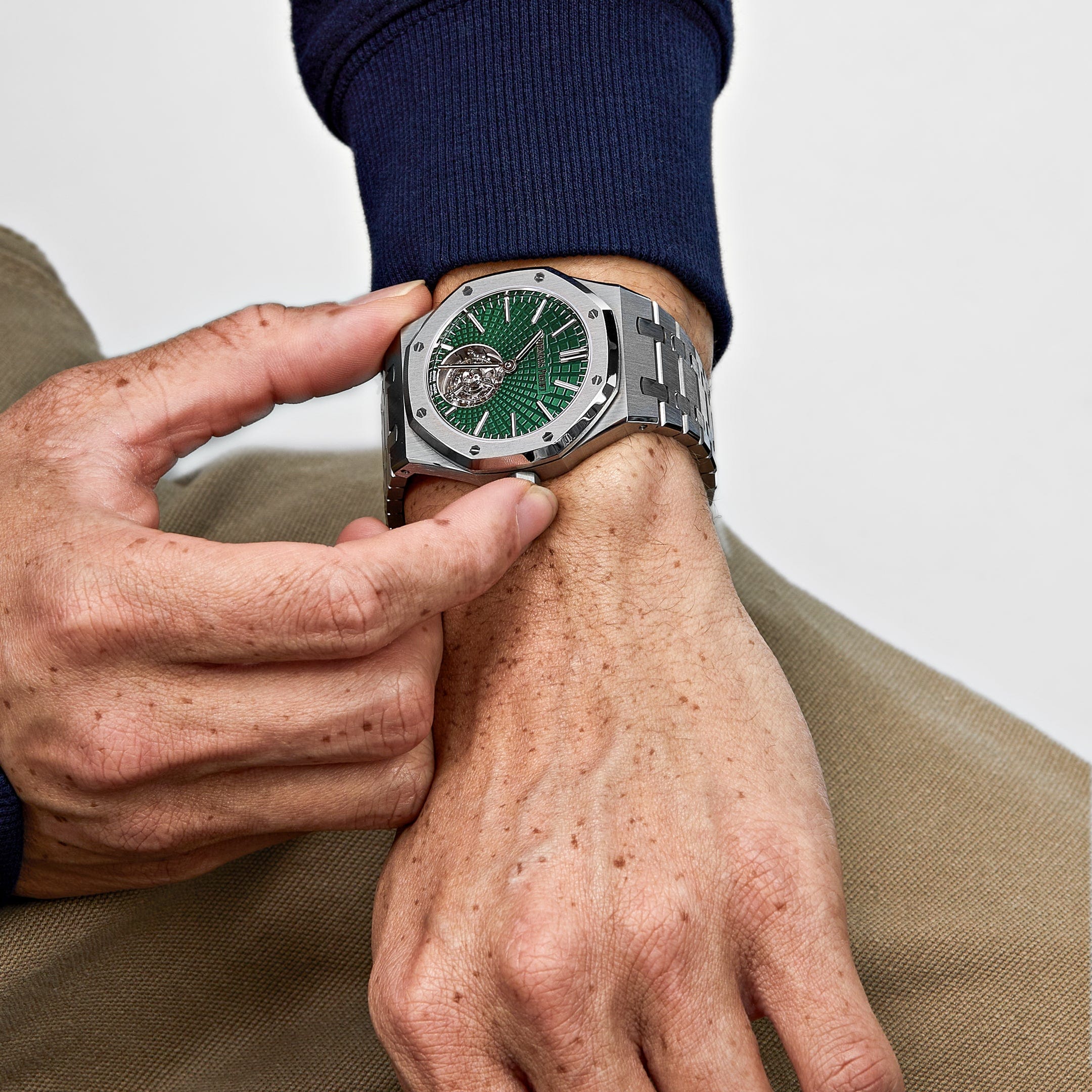 Audemars Piguet Royal Oak 26534TI.OO.1220TI.01 Selfwinding Flying Tourbillon Green Dial Limited Edition view 2