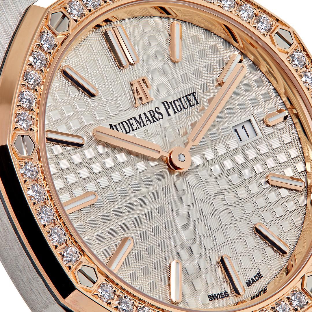 Audemars Piguet Royal Oak 67651SR.ZZ.1261SR.01 Quartz Rose Gold Stainless Steel Diamond Bezel view 3