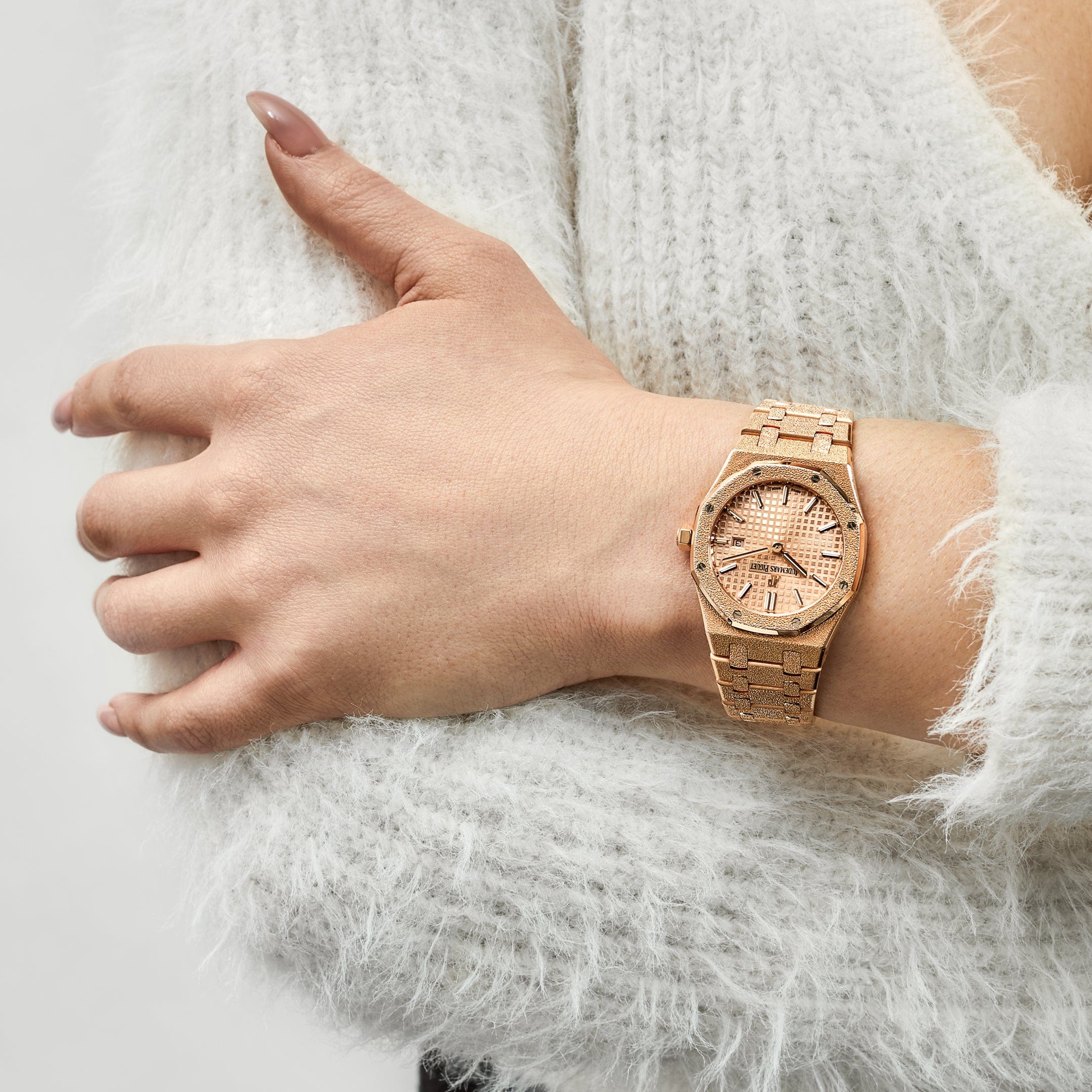 Audemars Piguet Royal Oak 67653OR.GG.1263OR.02 Lady Quartz Frosted Rose Gold view 2