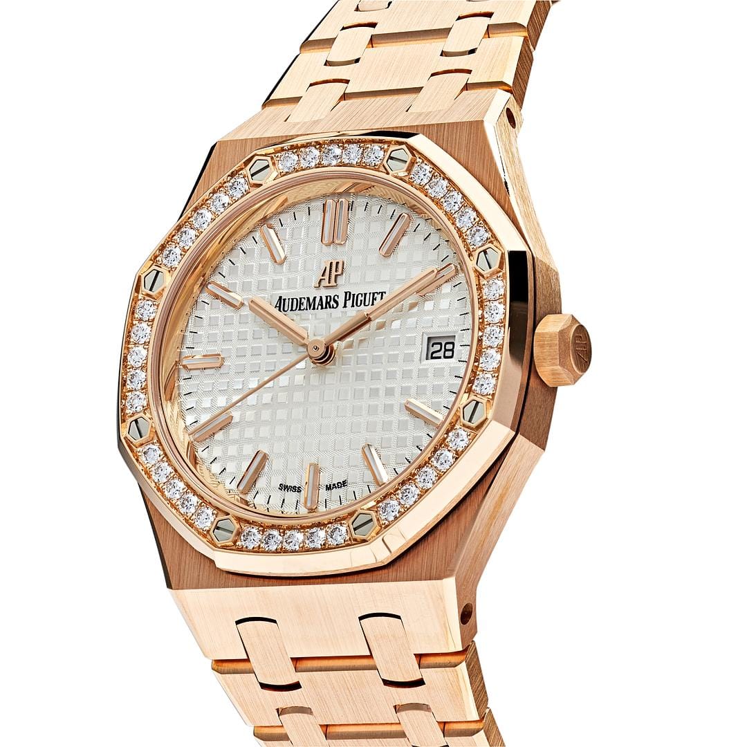 Audemars Piguet Royal Oak 77351OR.ZZ.1261OR.01 Rose Gold White Dial Diamond Bezel (2022) view 4