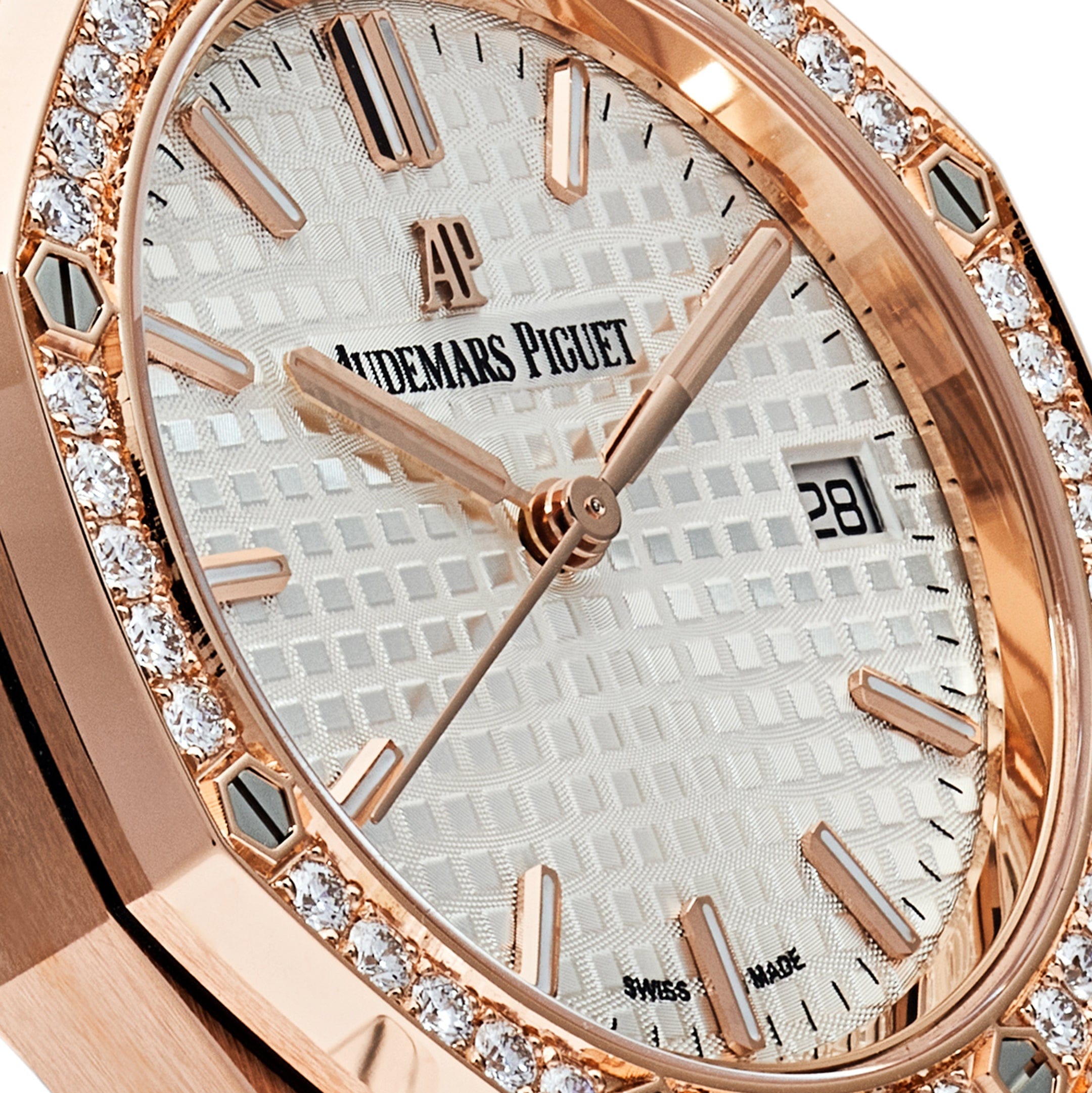 Audemars Piguet Royal Oak 77351OR.ZZ.1261OR.01 Rose Gold White Dial Diamond Bezel (2022) view 5
