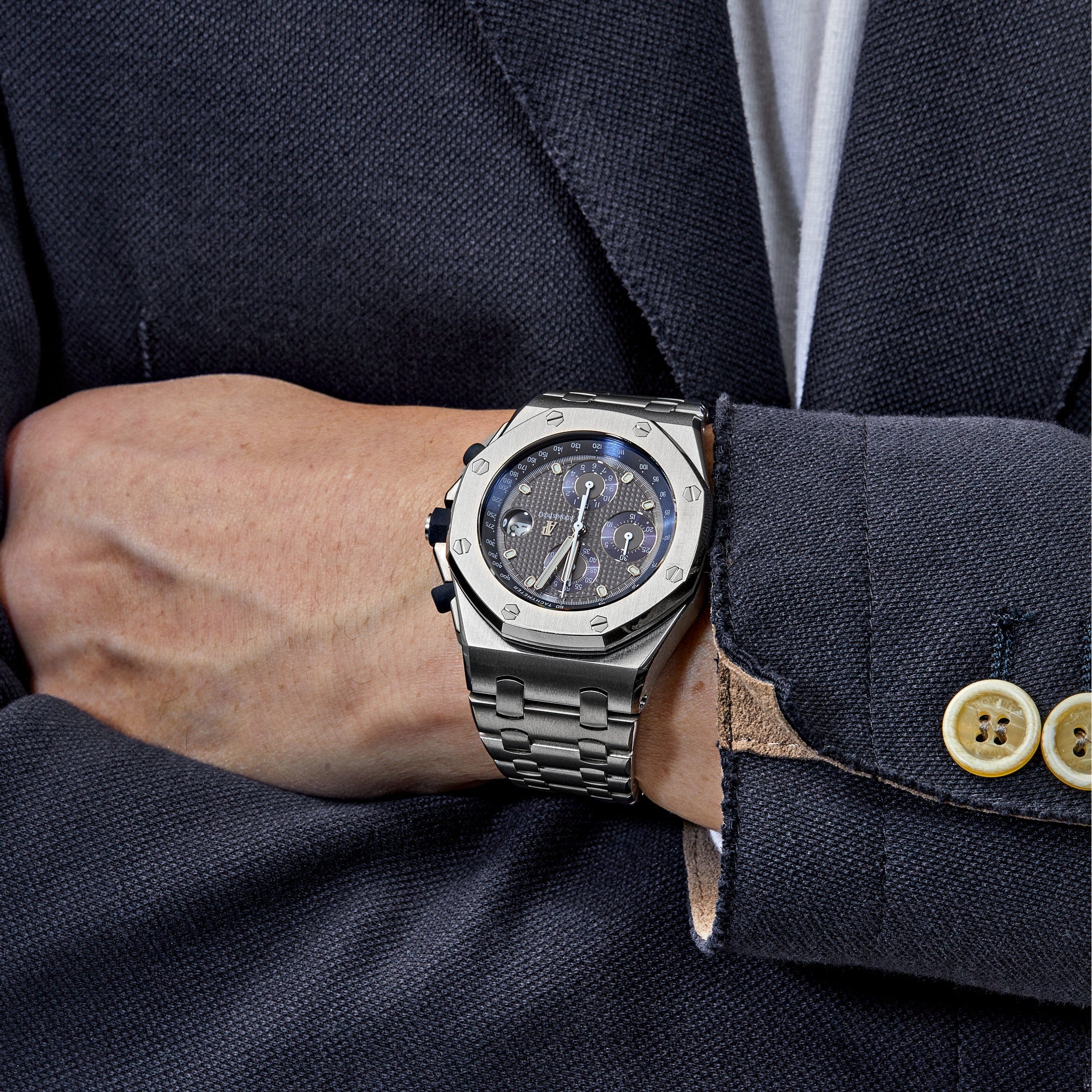 Audemars Piguet Royal Oak Offshore 25721TI.OO.1000TI.01 Chronograph Titanium view 2
