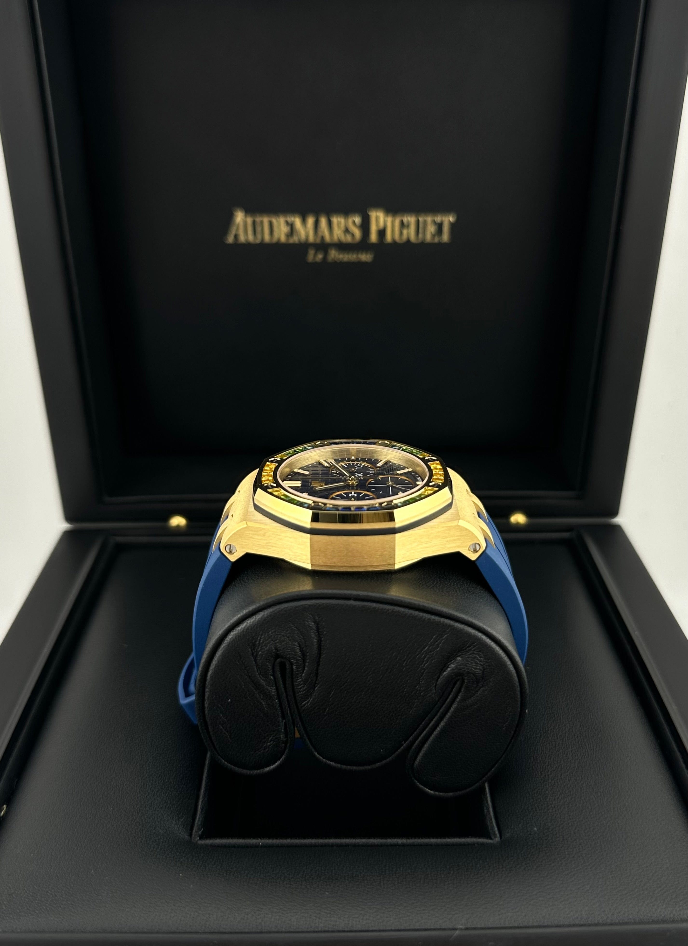 Audemars Piguet Royal Oak Offshore 26236BA.YY.D346CA.01 Yellow Gold Sapphire Dial (2023) view 4