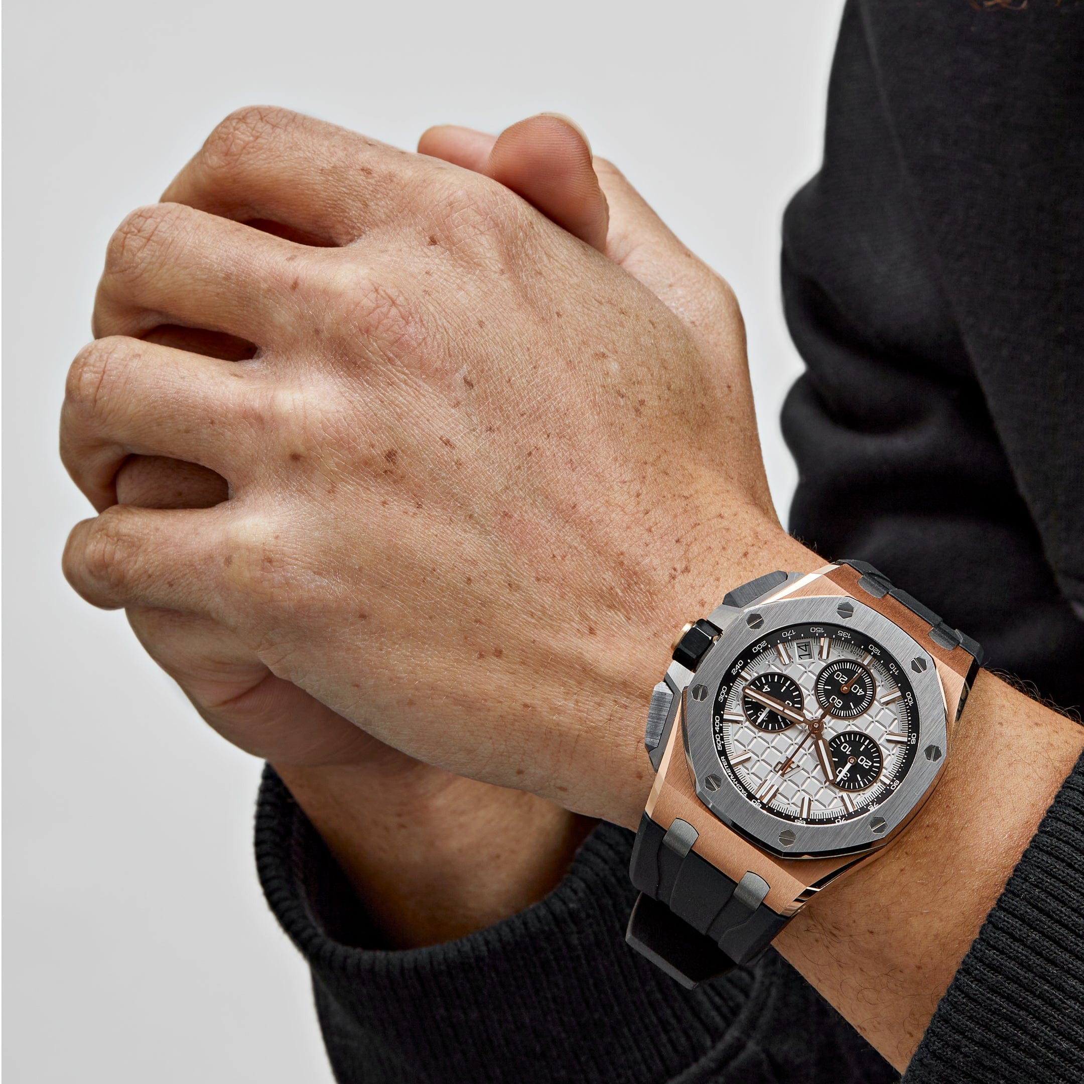 Audemars Piguet Royal Oak Offshore 26420OI.OO.A015VE.01 Chronograph Rose Gold Grey Dial view 2