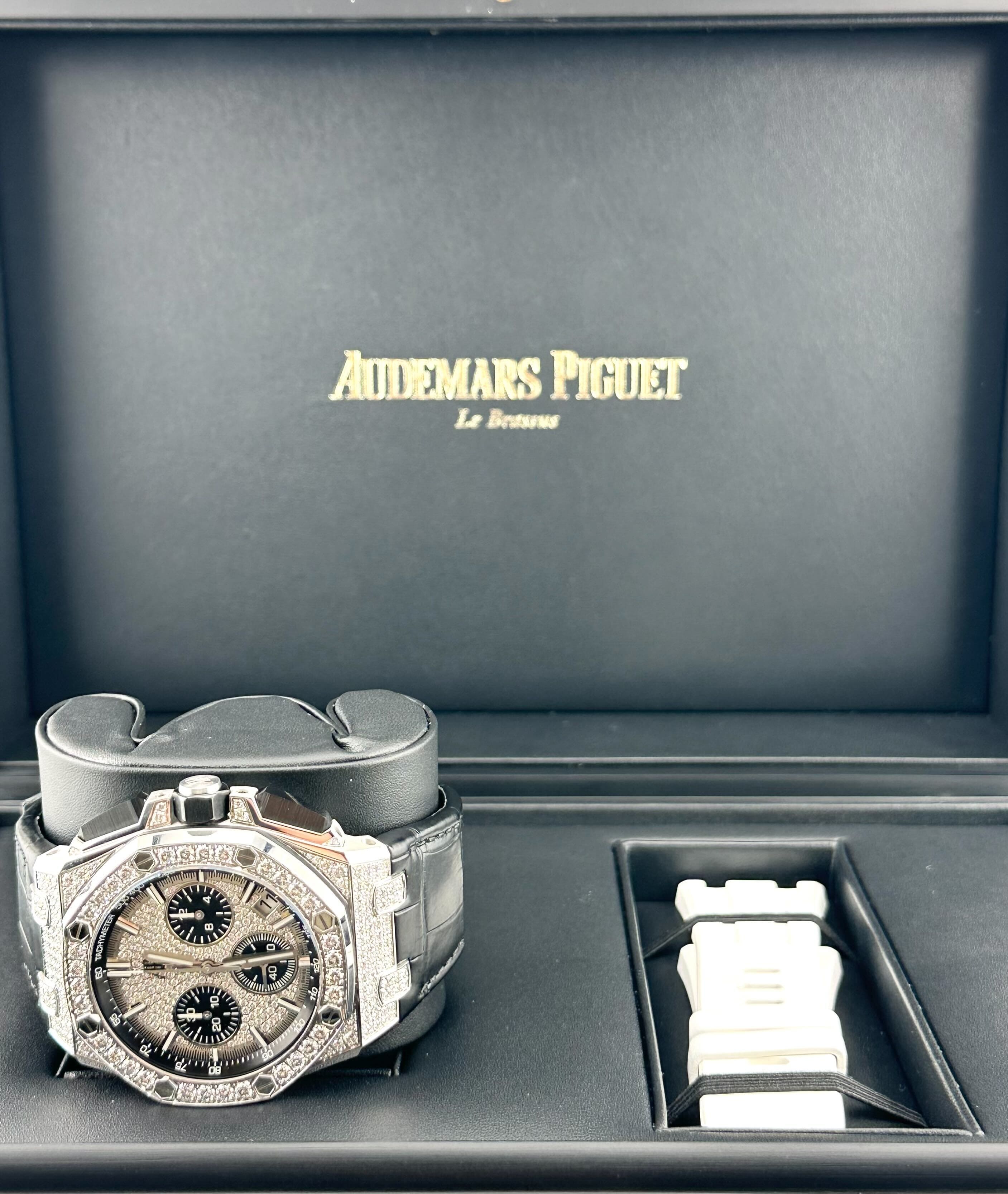 Audemars Piguet Royal Oak Offshore 26423BC.ZZ.D002CA.01 Chronograph Diamond Case And Bezel view 5