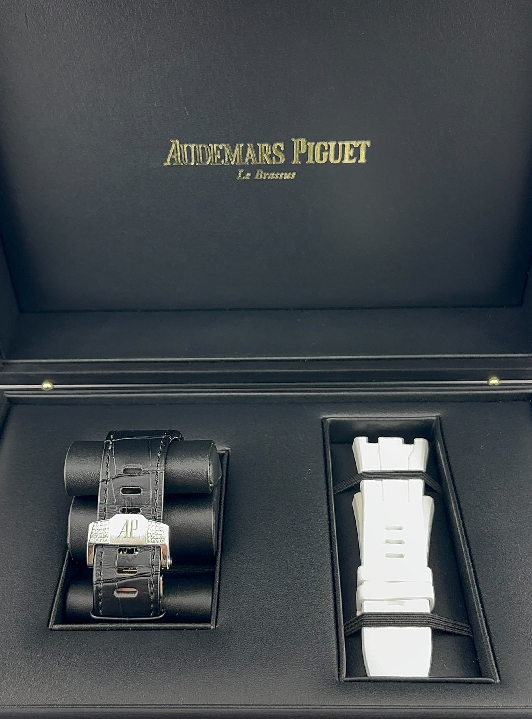 Audemars Piguet Royal Oak Offshore 26423BC.ZZ.D002CA.01 Chronograph Diamond Case And Bezel view 7