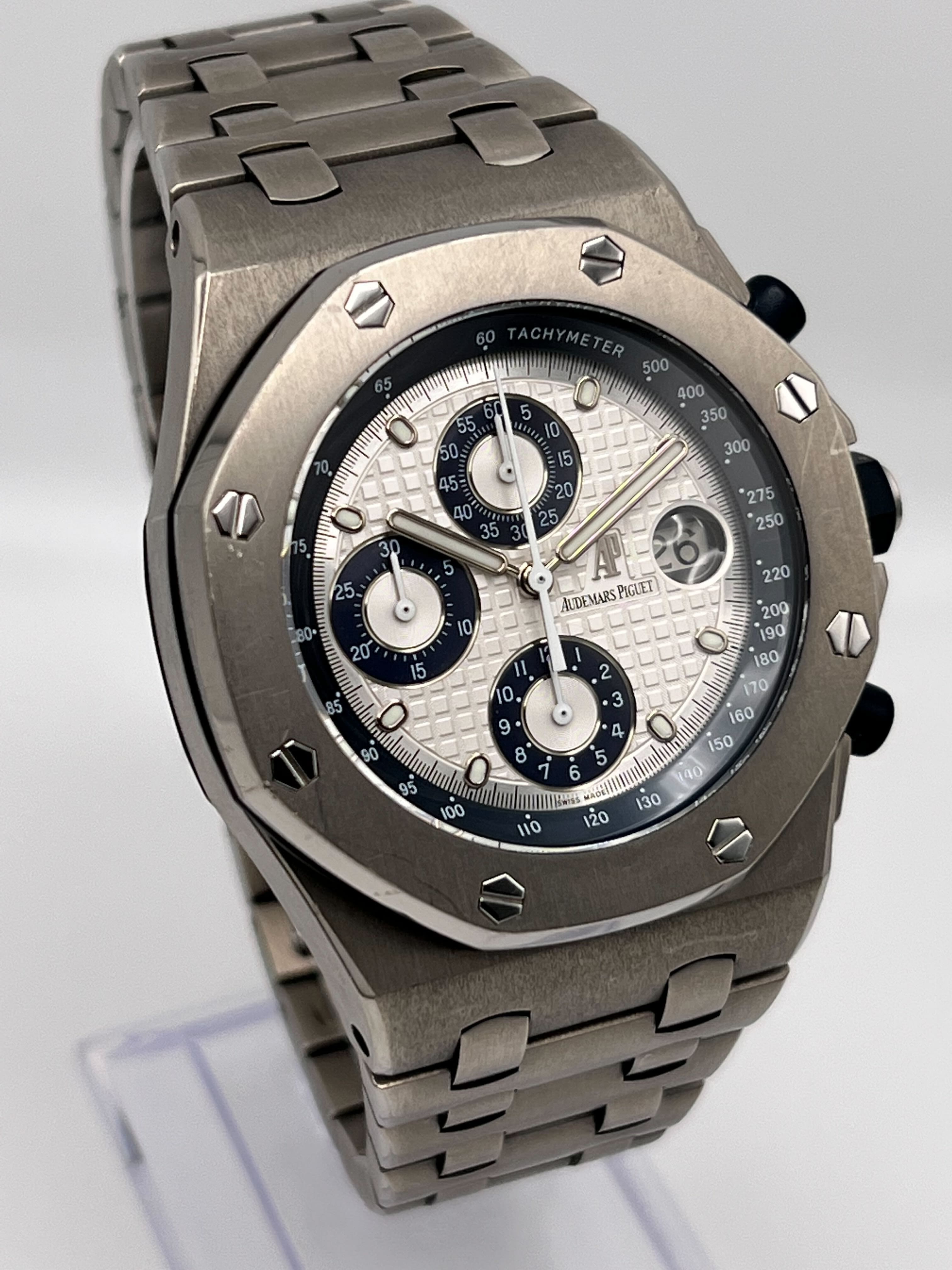 Audemars Piguet Royal Oak Offshore 25721TI.OO.1000TI.03 Chronograph Titanium White Dial view 3