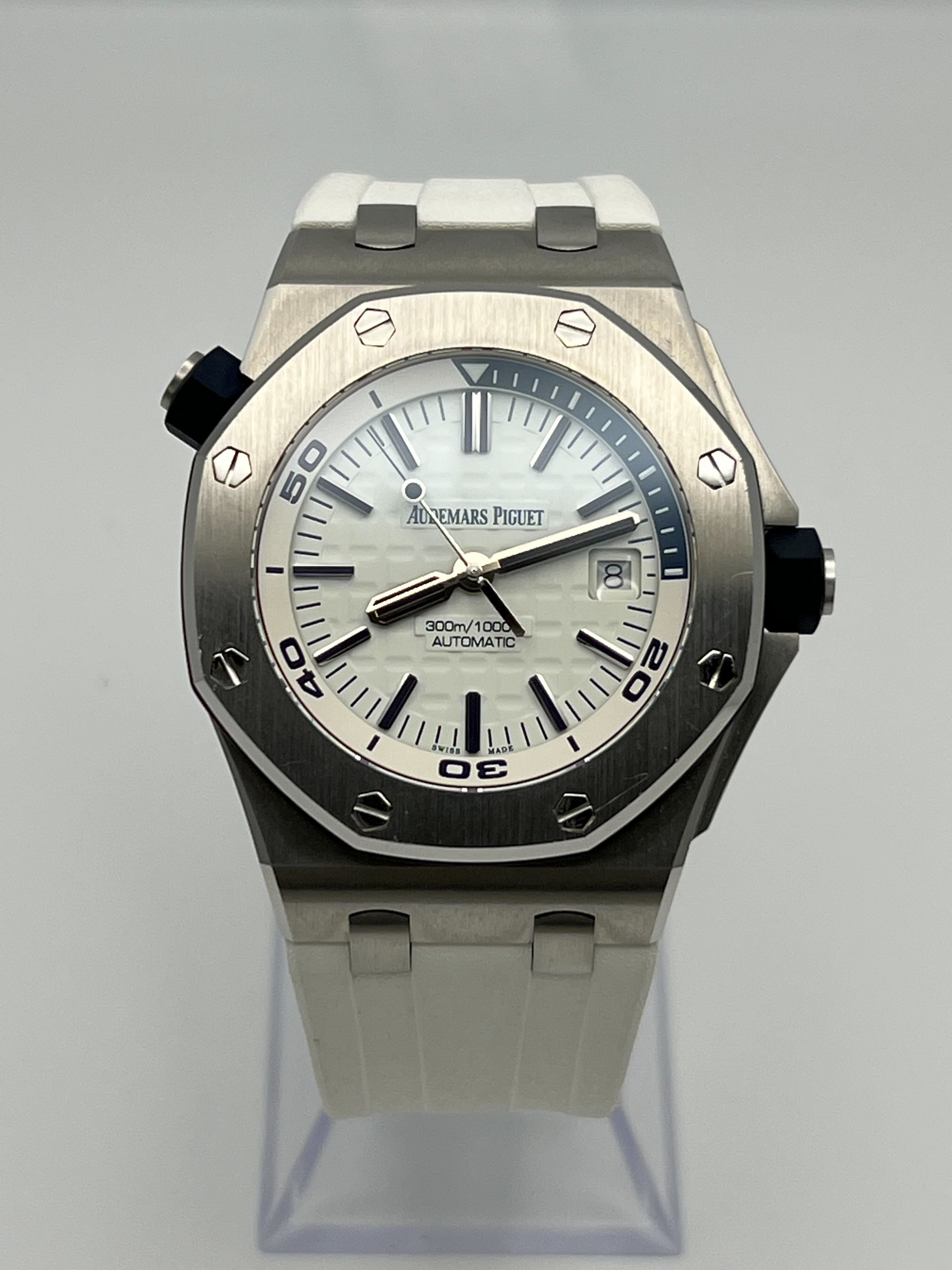Audemars Piguet Royal Oak Offshore 15710ST.OO.A010CA.01 Diver Stainless Steel White Dial view 2