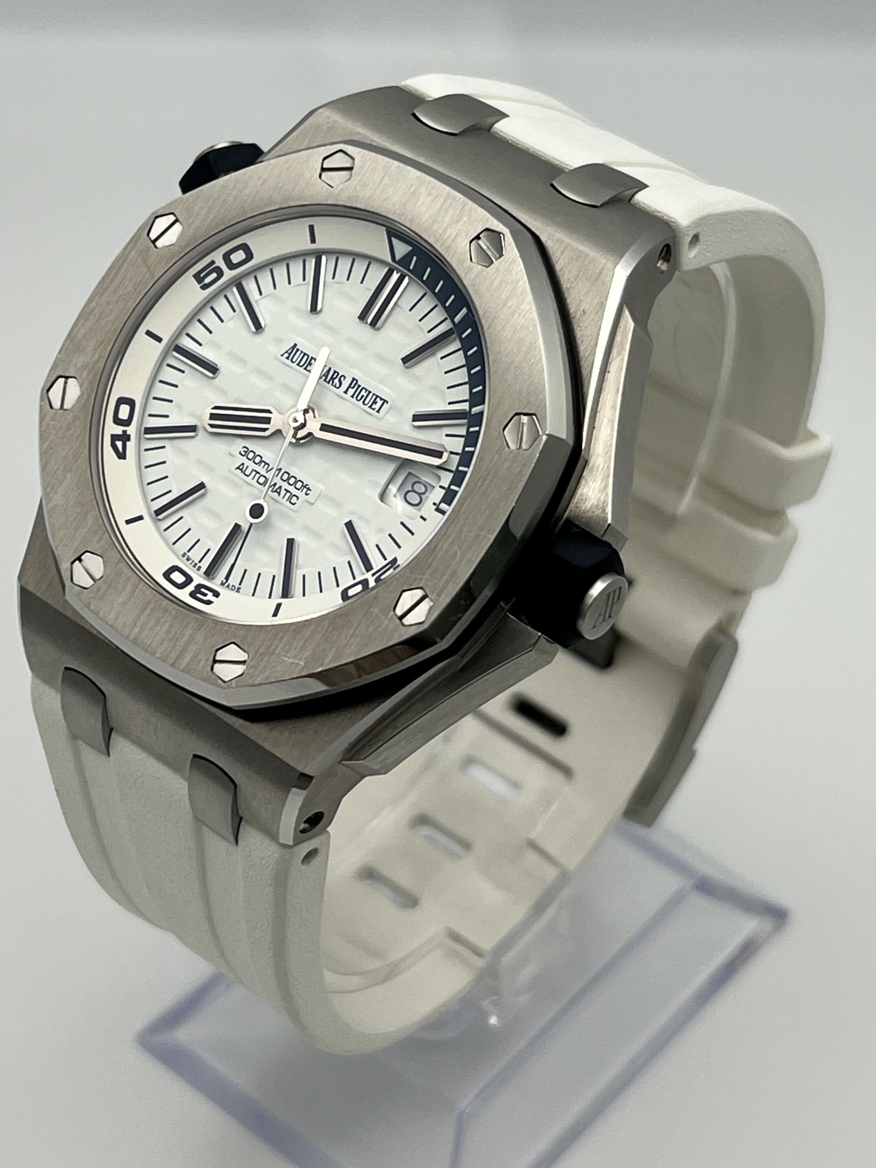 Audemars Piguet Royal Oak Offshore 15710ST.OO.A010CA.01 Diver Stainless Steel White Dial view 5