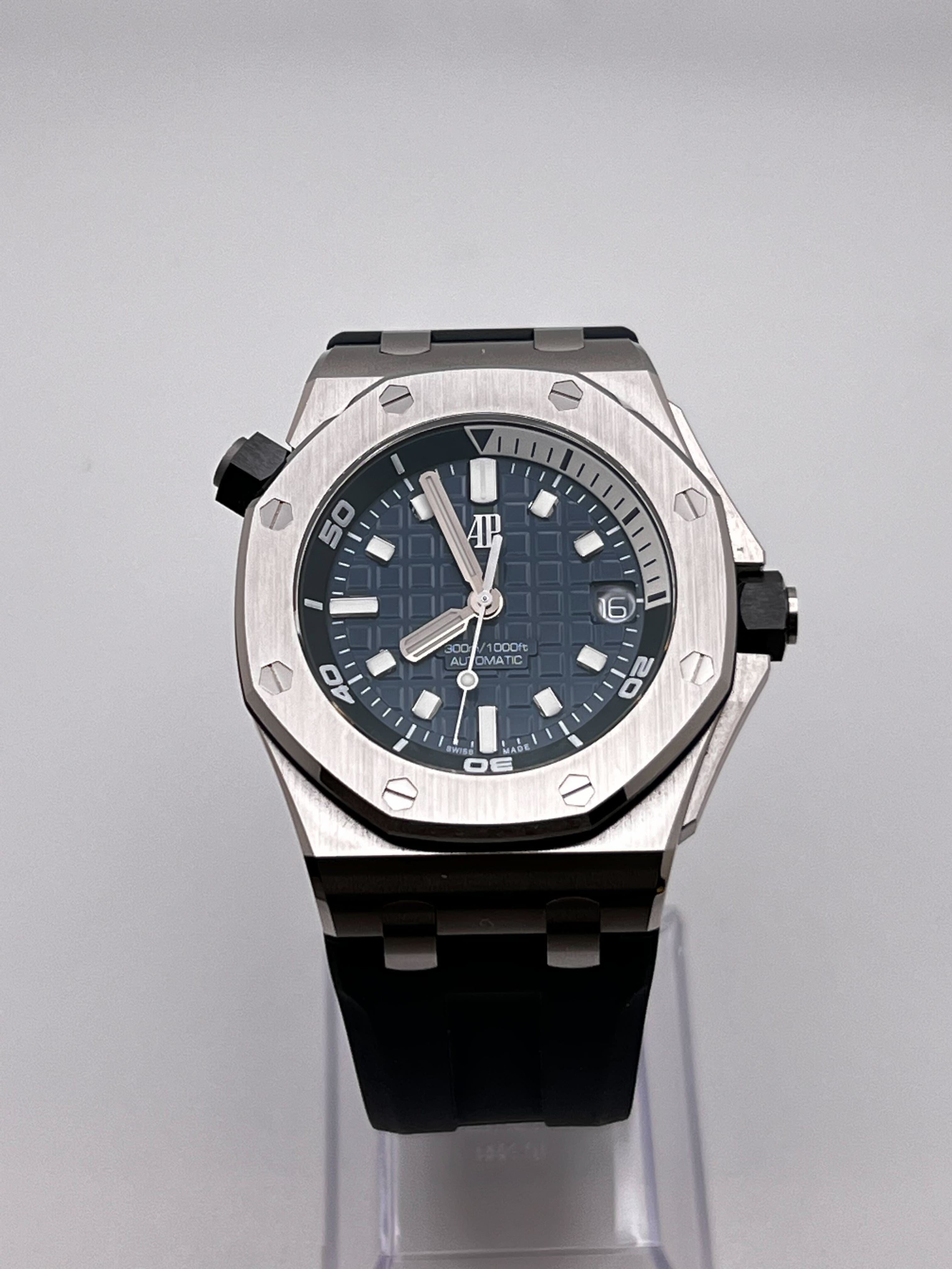 Audemars Piguet Royal Oak Offshore 15720ST.OO.A027CA.01 Diver Stainless Steel Blue Dial view 3