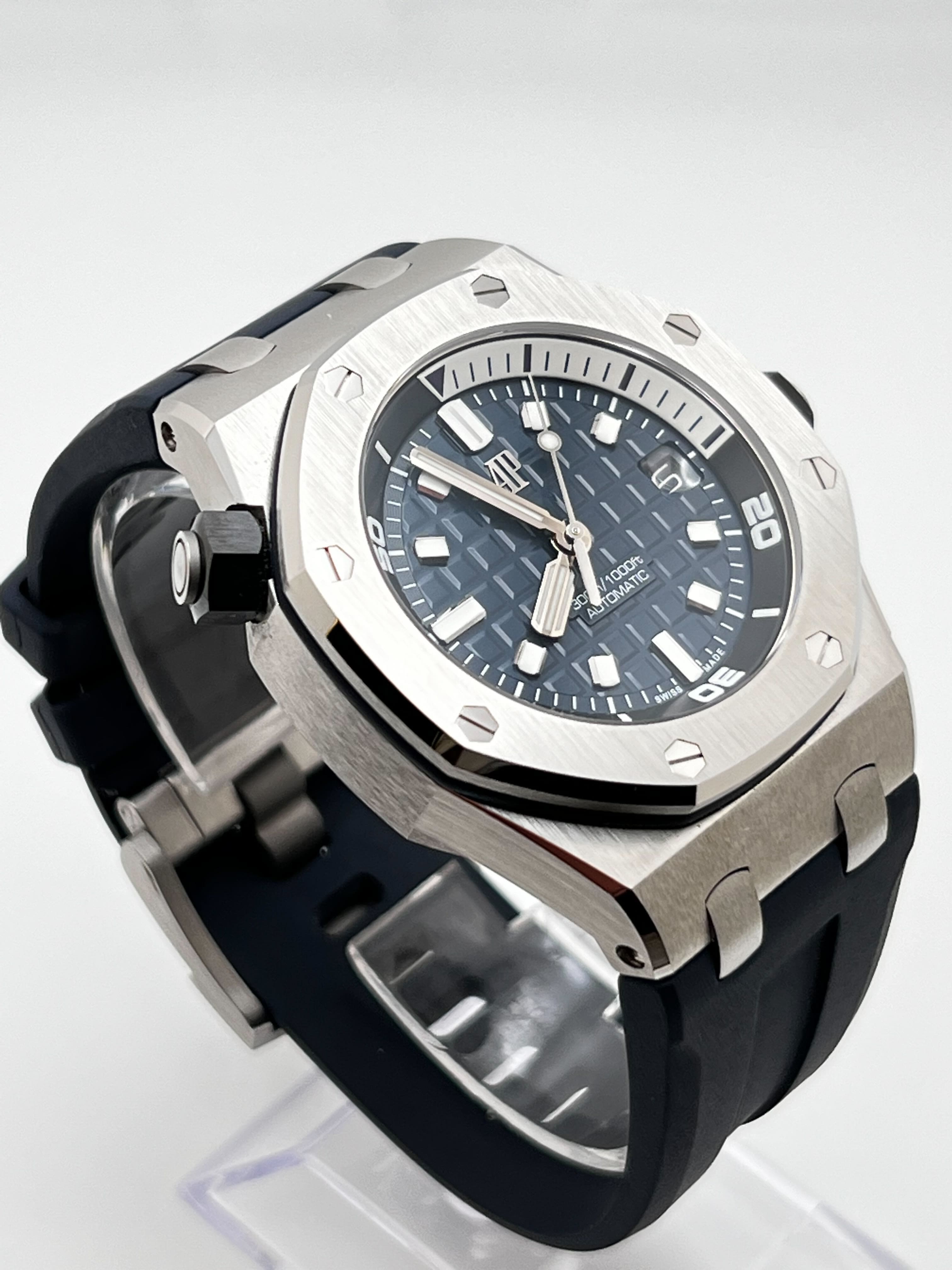 Audemars Piguet Royal Oak Offshore 15720ST.OO.A027CA.01 Diver Stainless Steel Blue Dial view 5