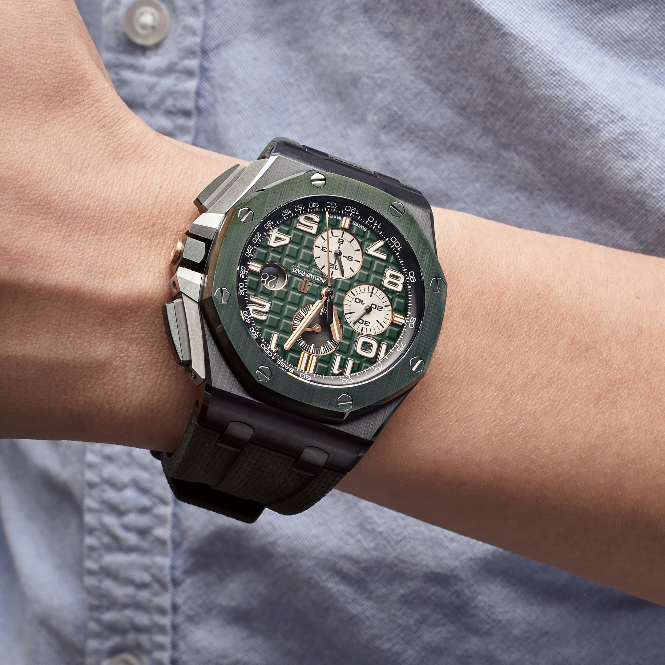 Audemars Piguet Royal Oak Offshore 26405CE.OO.A056CA.01 Selfwinding Chronograph view 2
