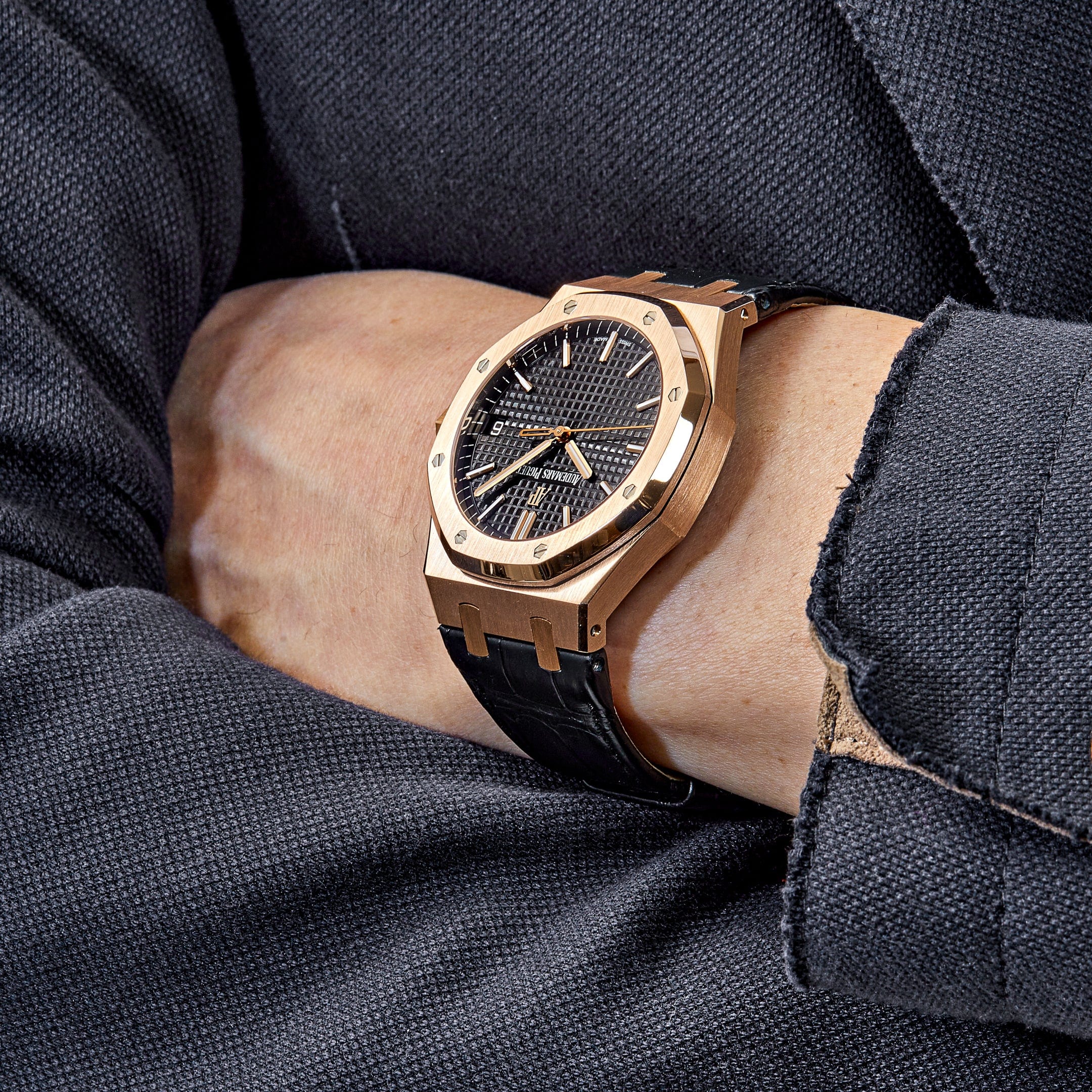 Audemars Piguet Royal Oak Selfwinding 15500OR.OO.D002CR.01 Rose Gold Black Dial (2021) view 2