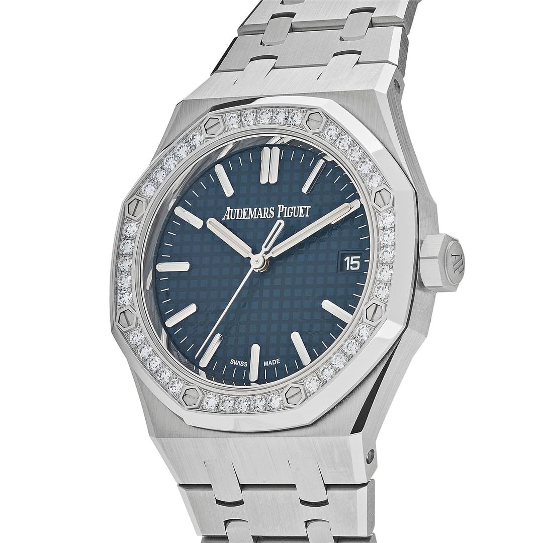 Audemars Piguet Royal Oak Selfwinding 15551ST.ZZ.1356ST.02 "50th Anniversary" Blue Dial Diamond Bezel view 2