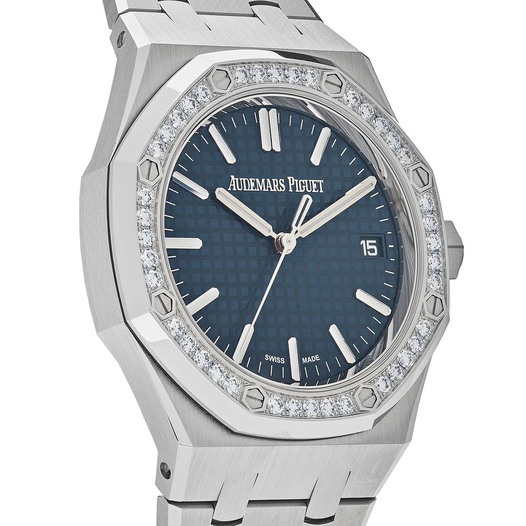 Audemars Piguet Royal Oak Selfwinding 15551ST.ZZ.1356ST.02 "50th Anniversary" Blue Dial Diamond Bezel view 3