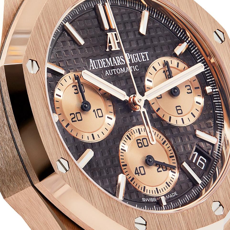Audemars Piguet Royal Oak Selfwinding Chronograph Rose Gold Brown Dial 26239OR.OO.D821CR.01 view 4