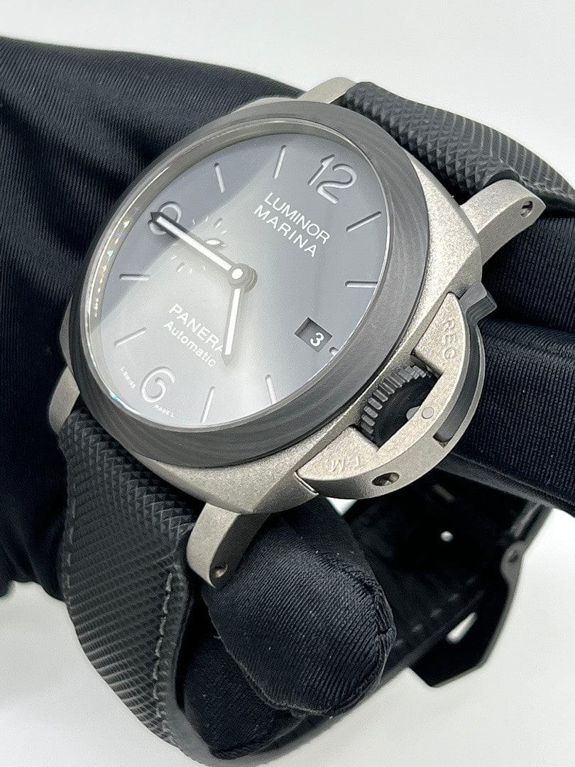 Panerai Luminor Marina TuttoGrigio Titanium PAM01662 view 4