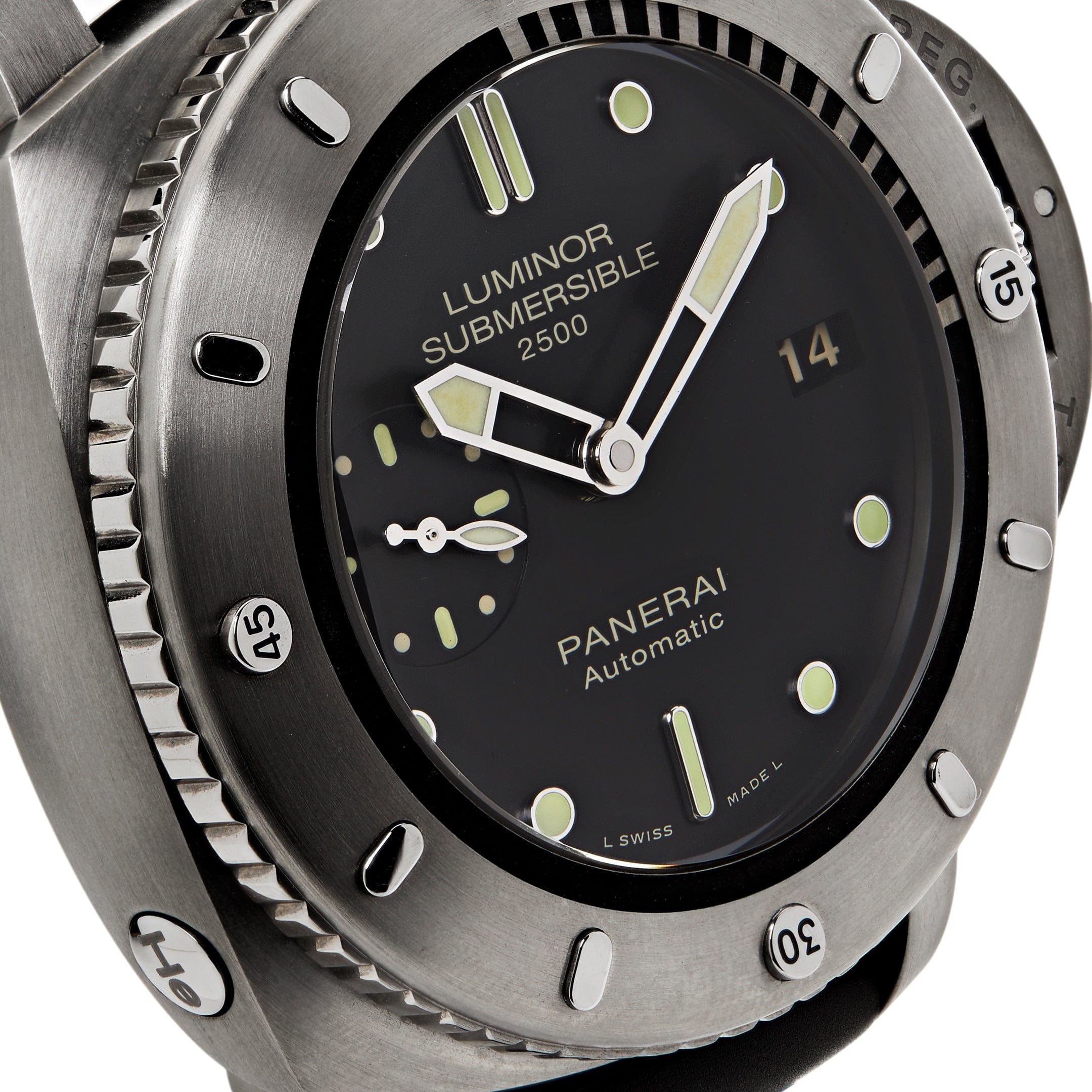 Panerai Luminor Submersible 1950 PAM00364 2500m 3 Days Titanio Limited Edition view 3