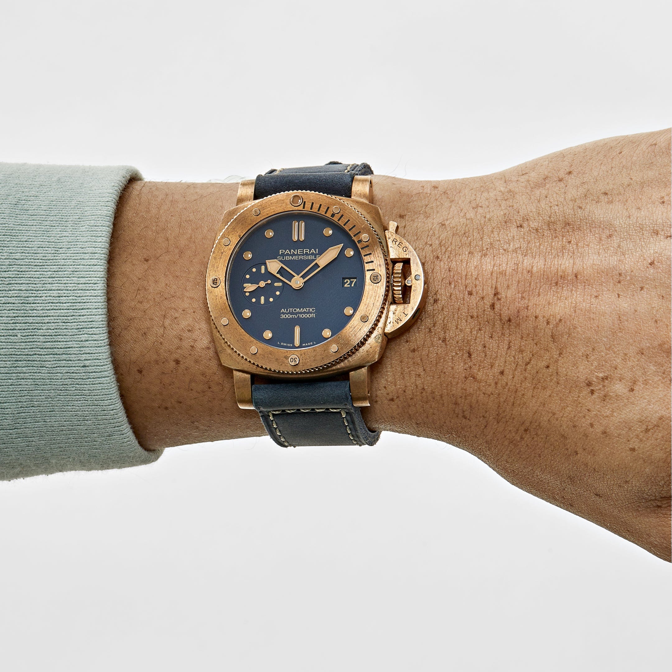 Panerai Submersible Bronzo Blu Abisso PAM01074 Brushed Bronze Blue Dial view 3