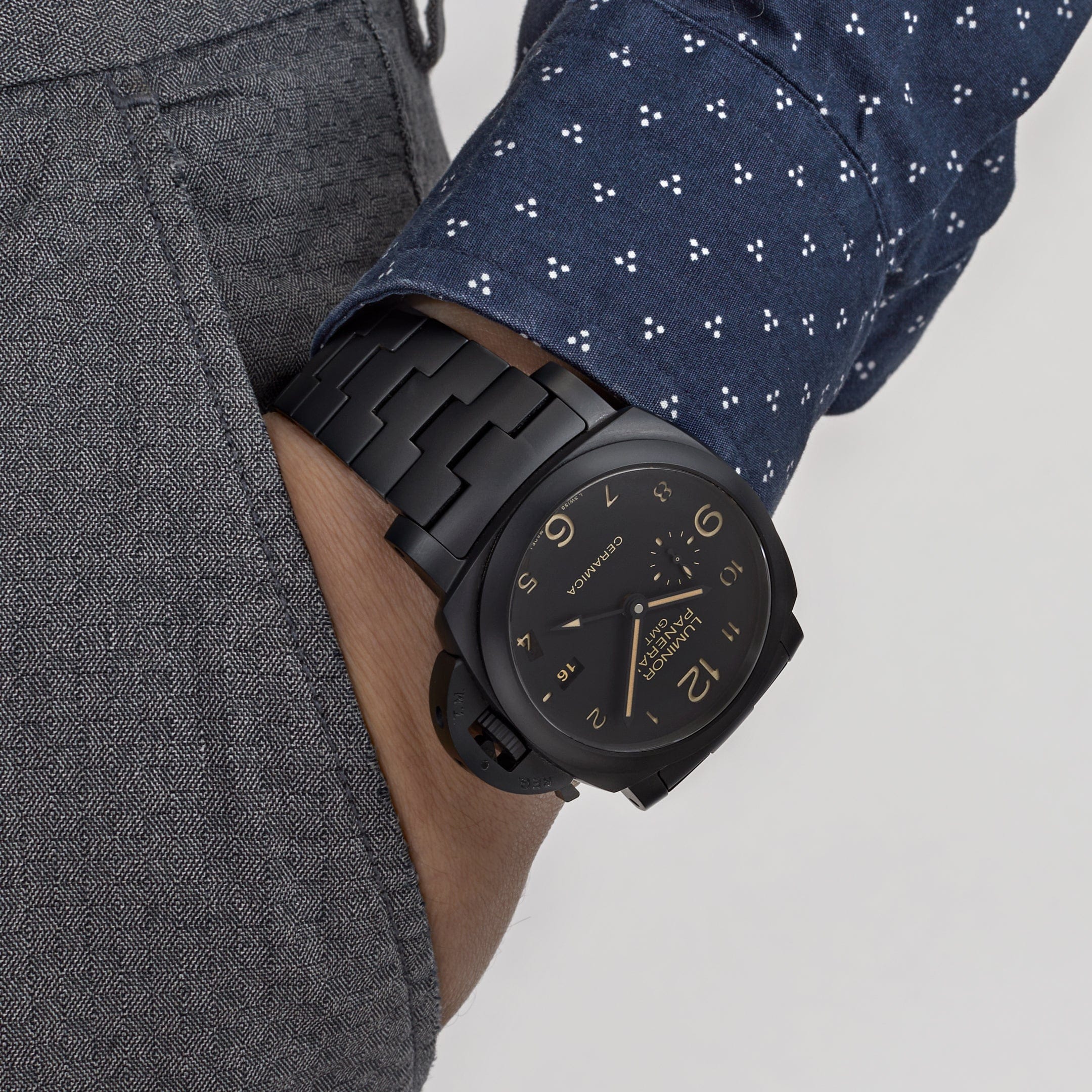 Panerai Tuttonero Luminor 1950 GMT PAM00438 view 2