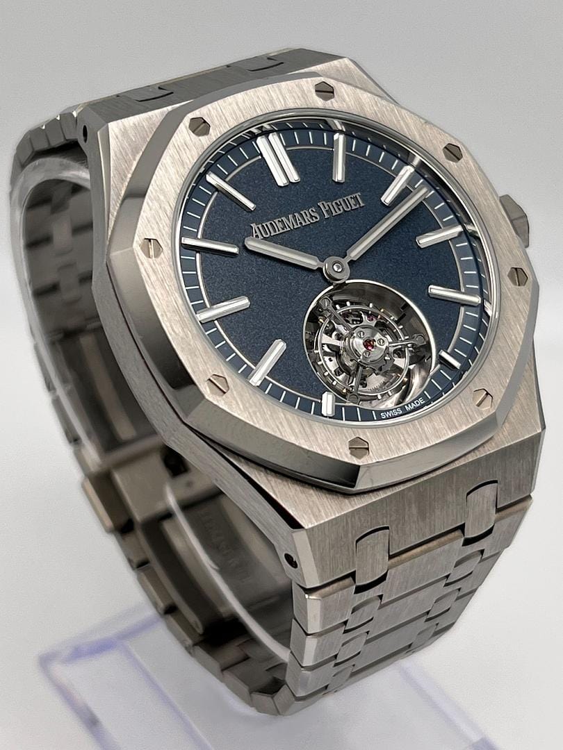 Audemars Piguet Royal Oak Selfwinding Titanium Blue Dial "50th Anniversary" 26730TI.OO.1320TI.01 view 5